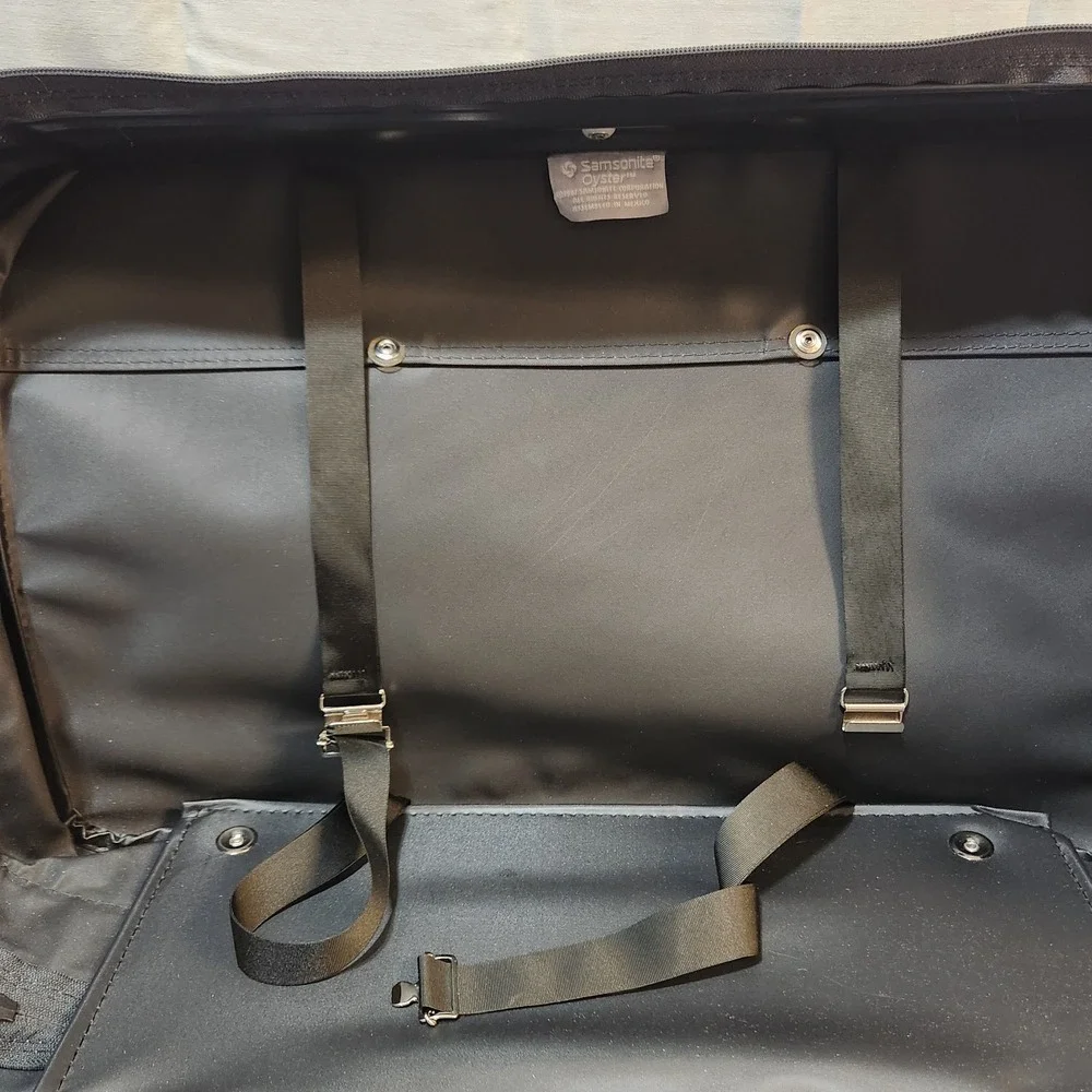Samsonite Oyster Garment Bag 1987 Black Red Trim Fold-Out Travel Luggage USA‎
